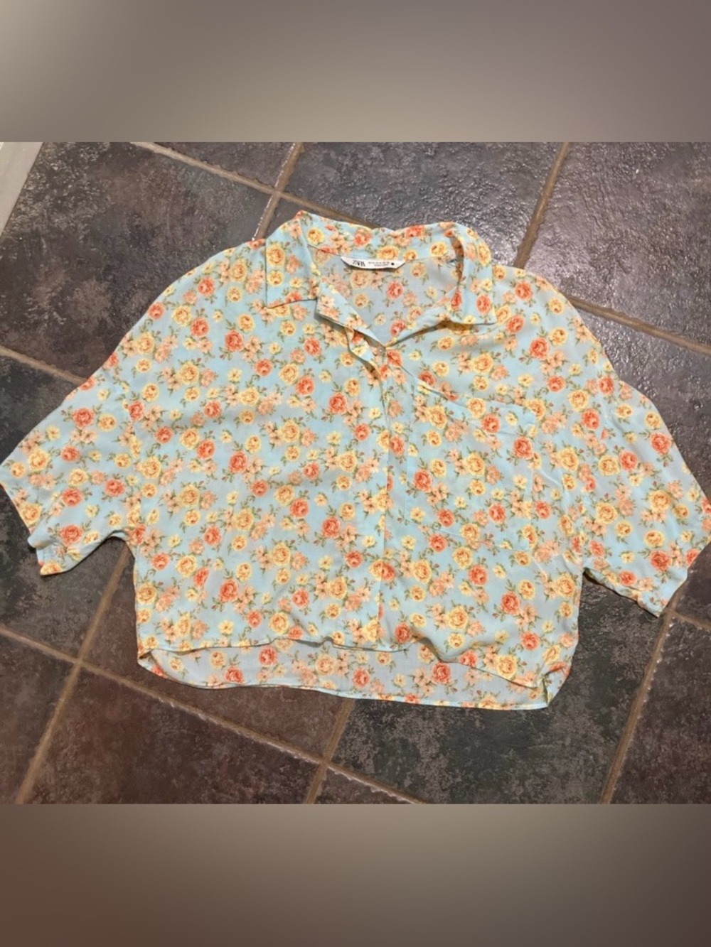 Zara Light Blue Floral Button-Up Crop Top Women’s Size M